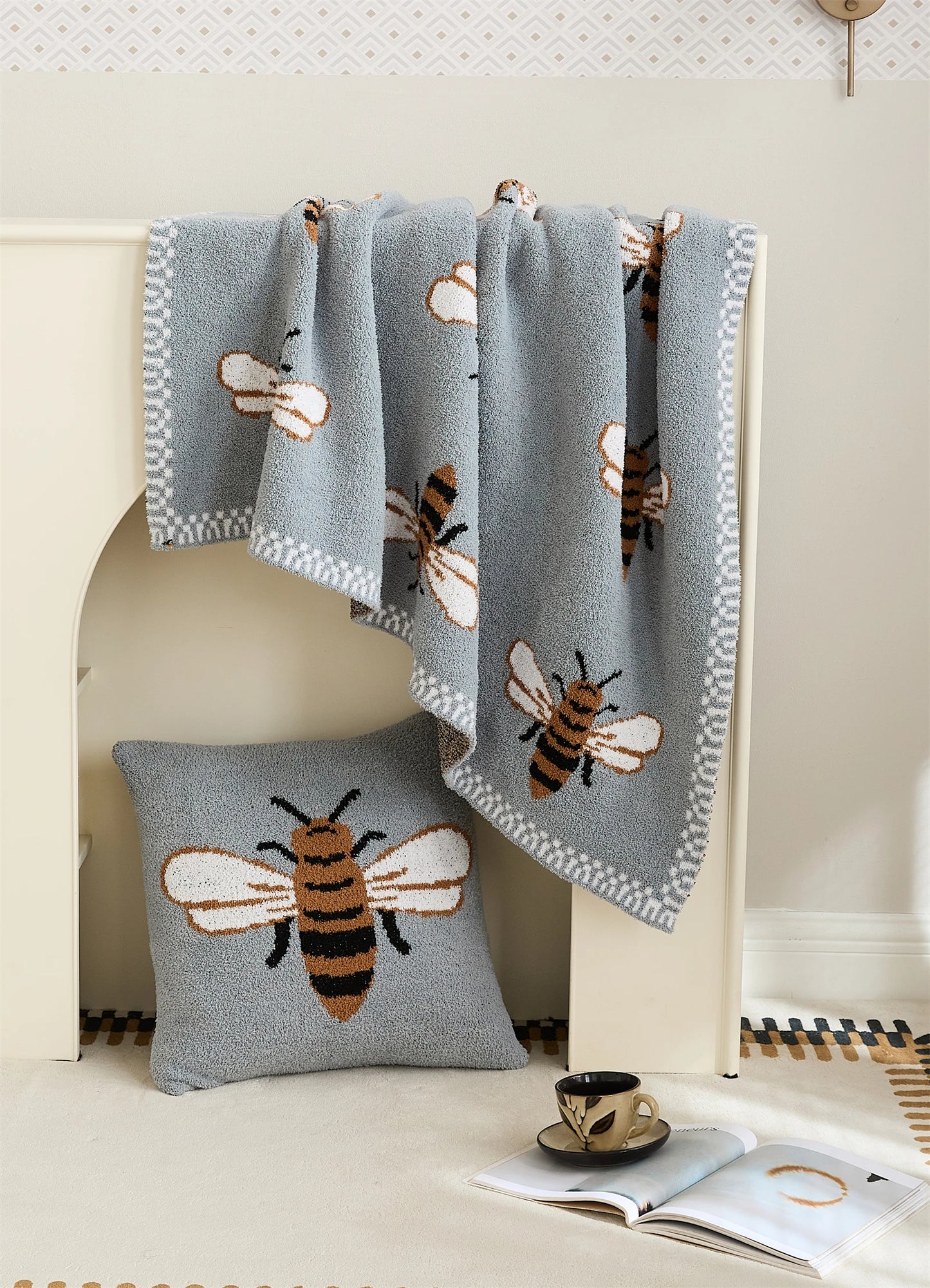Couverture Design à Motif Abeille