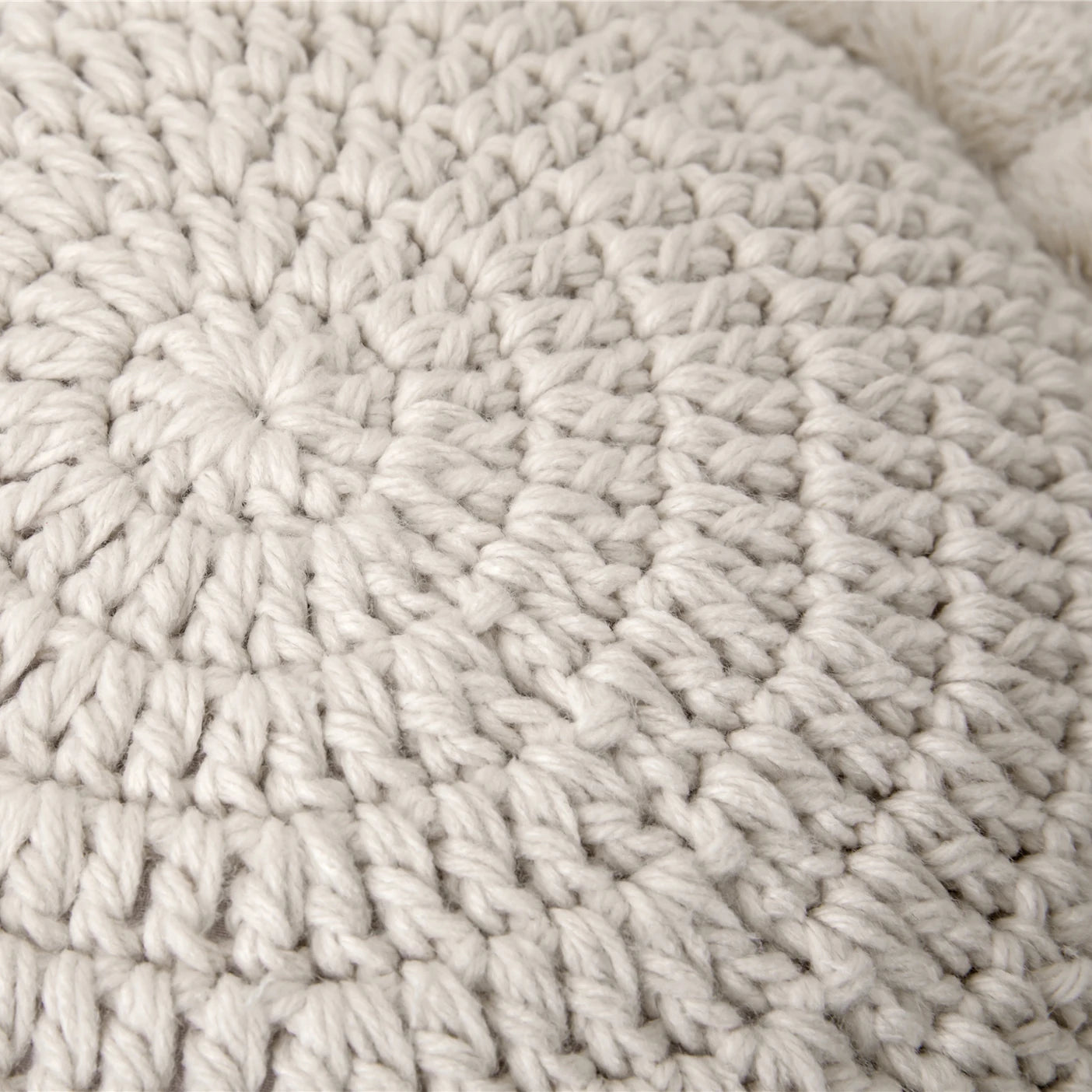 Coussin Crochet à Pompon