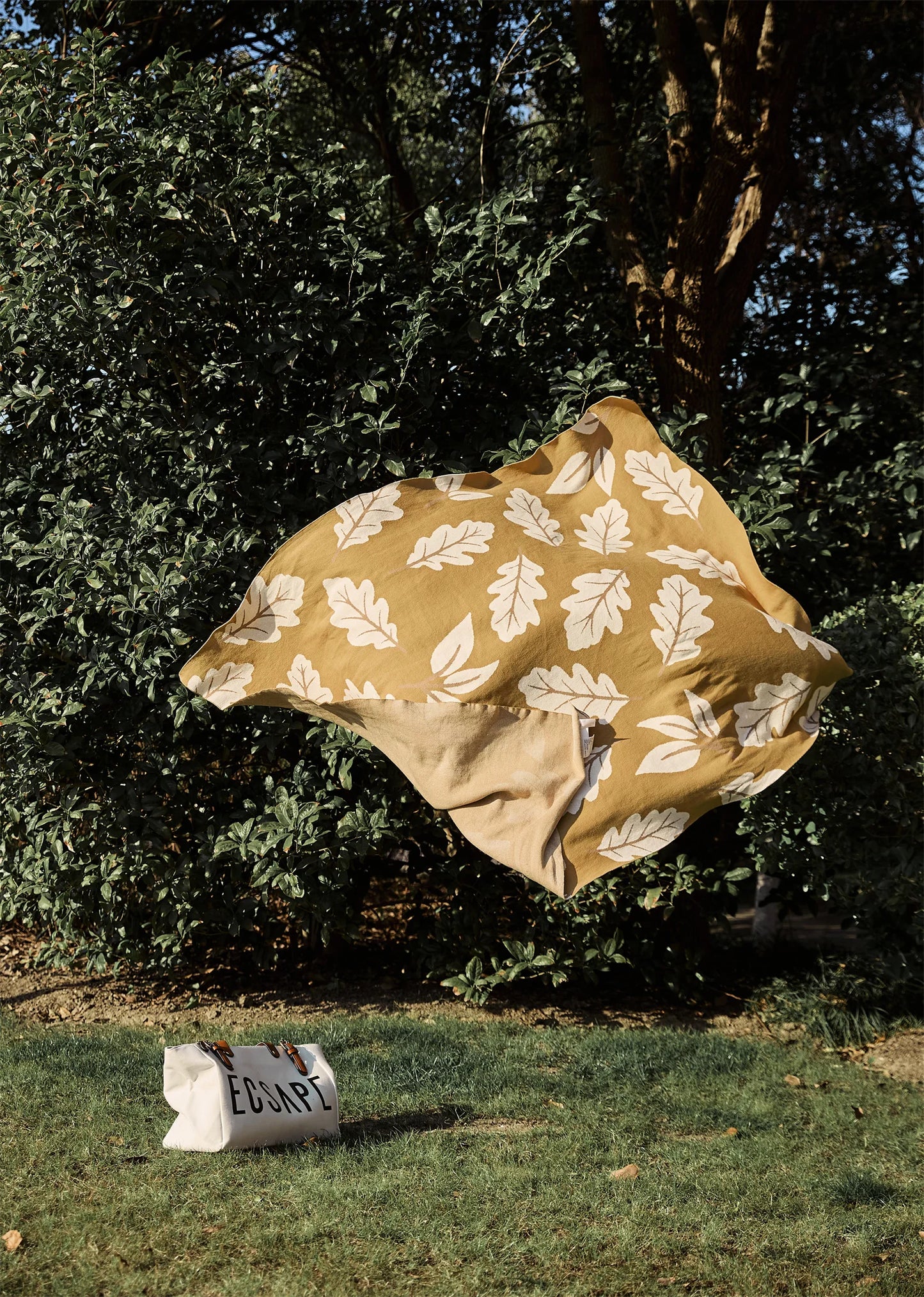 Couverture Tricot Motif Feuilles